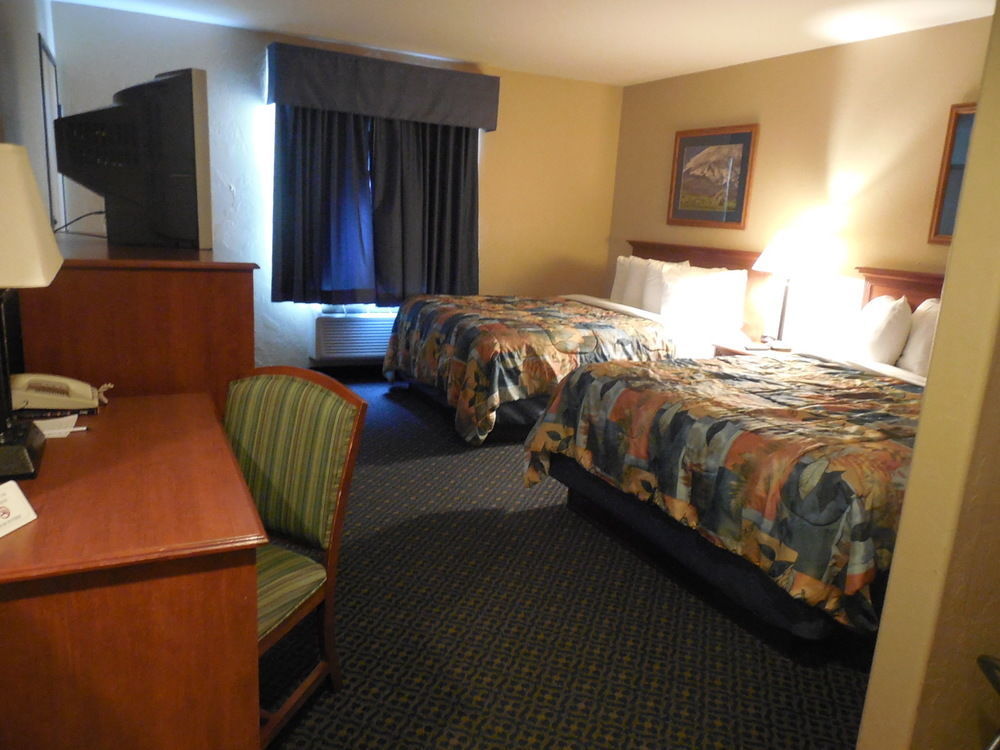 Blue Mountain Inn And Suites Rangely Exterior photo